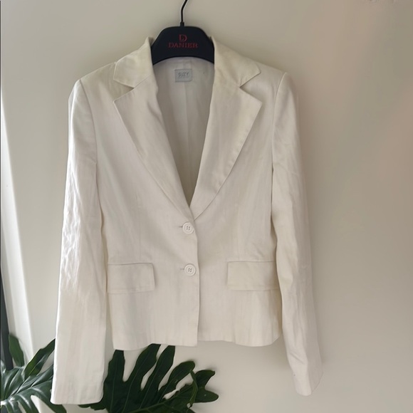 Suzy Shier White Blazer for Women - Picture 1 of 3